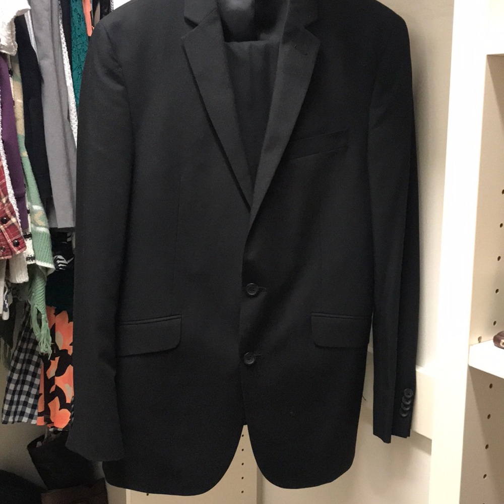 Kenneth Cole Reaction Suit Set